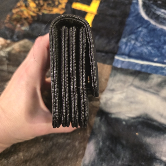 Steve Madden Wallet.. - Picture 4 of 7